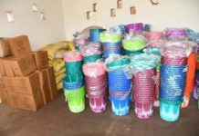 Guinée/covid-19: le Président de L’UFDG, Cellou Dalein Diallo offre des kits sanitaires et des denrées alimentaires aux populations