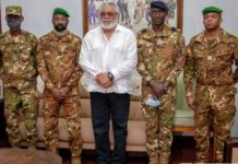 Ghana: Jerry Rawlings reçoit les dirigeants militaires maliens