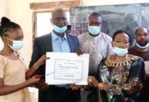 BEPC session 2021: les premières épreuves lancées à Fria par Alpha Mamoudou Diallo secrétaire des Affaires Administratives