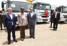 Conakry: Alpha Condé reçoit des camions poubelles pour l’assainissement
