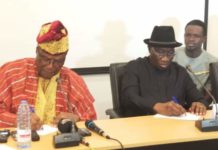 Guinée: les anciens présidents Soglo et Jonathan manipulés ?