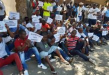 Angola: les autorités angolaises ont-elles refusé l’enrôlement des guinéens sur leur territoire?