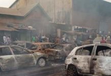Conakry: plusieurs véhicules incendiés à la Casse, les victimes menacent !
