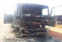 Boké: des citoyens en colère brûlent un camion qui a mortellement heurté une vieille dame