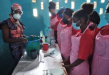 Fria: le CAF lance la formation des jeunes filles élèves en saponification