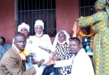 Kindia/Campagne électorale : après la célébration de la fête de l’indépendance, Aminata Sylla reprend le porte à porte