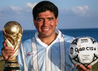 Football : Diego Maradona est mort