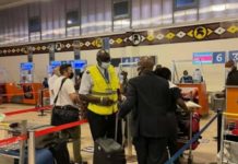Fodé Oussou bloqué à l’aéroport de Conakry : la coordination des fédérations UFDG de l’Amérique du Nord dénonce et condamne