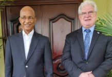 Crise politique en Guinée : l’Ambassadeur des États-unis chez Cellou Dalein Diallo