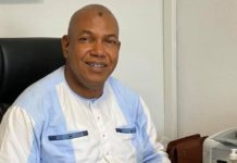 Distinctions et publications opportunistes associées au nom du Premier Ministre : son conseiller en communication hausse le temps