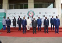 Coup de force en Guinée : la CEDEAO décide de geler les avoirs financiers de la junte et réclame des élections dans 6 mois