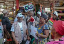 CAMPAGNE REFERENDAIRE / FRIA : le ministre Fana Soumah fait le porte à porte pour appeler à voter « oui »